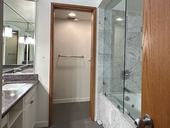 Building Photo - Stunning Kakaako 2 Bedroom at Nauru Tower
