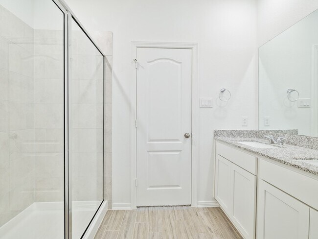 Building Photo - 10711 Catclaw Ct