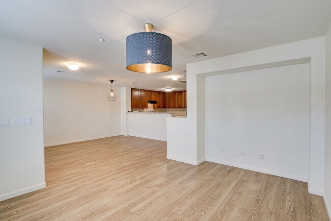Building Photo - Charming 3-Bedroom Townhome in 89044 with Gated Porch, Walk-In Pantry & Spacious Primary Suite