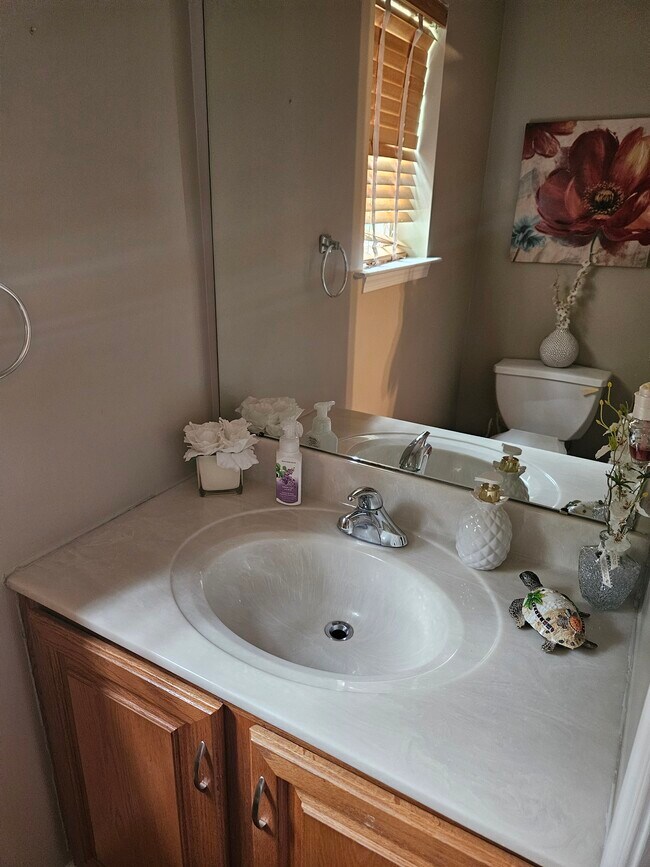 Building Photo - 125 Vernon Ct