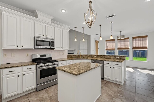 Building Photo - 404 Golden Leaf Ct