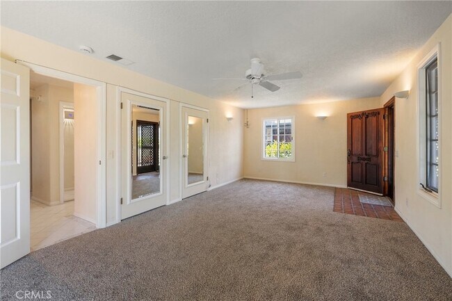 Building Photo - 335 Rainbow Crest Rd