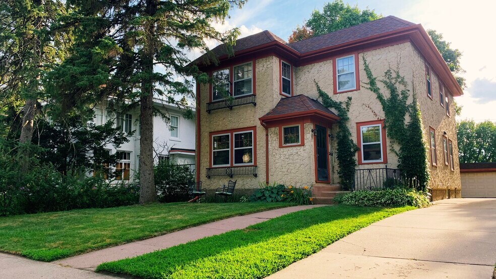 Building Photo - 1215 S Phillips Ave