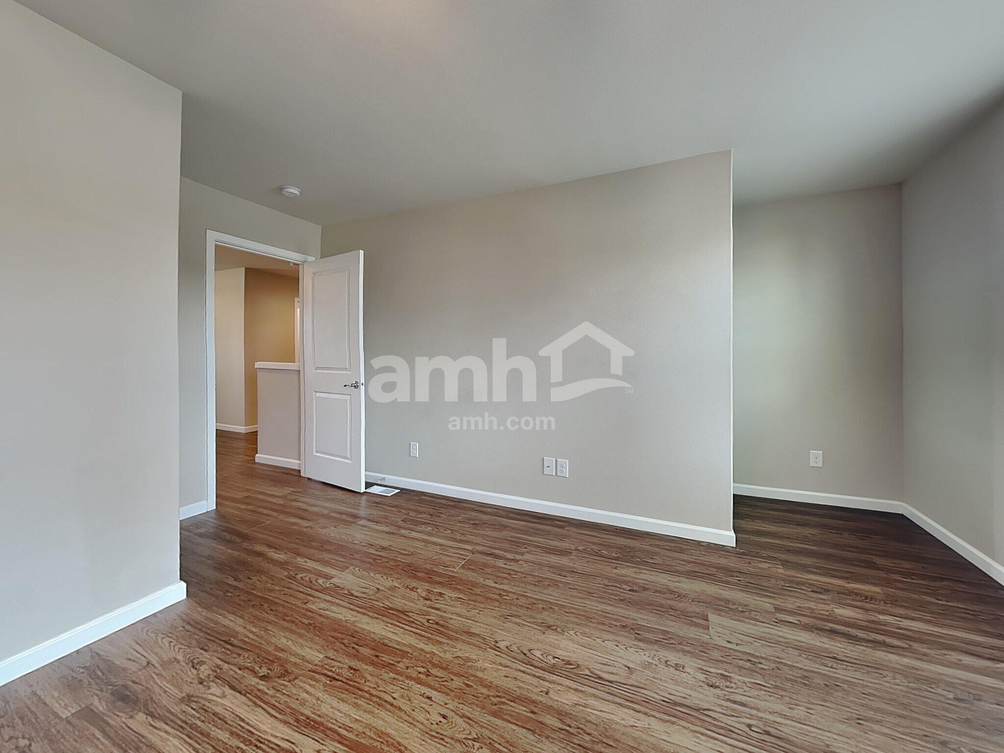 Building Photo - 945 Riggs Dr E