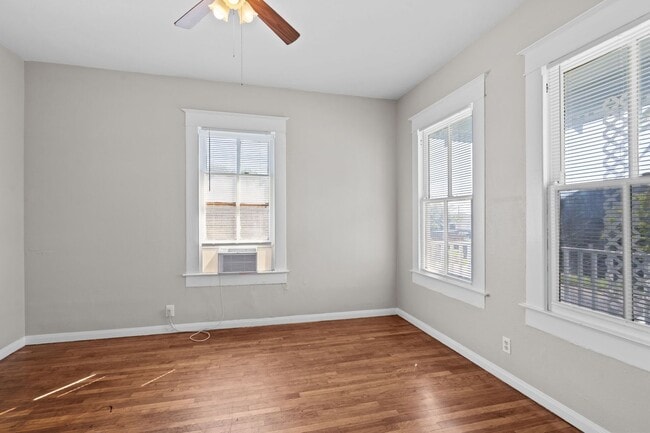 Building Photo - 4020 Avenue O 1/2