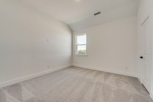 Building Photo - 14011 Bohannon Dr