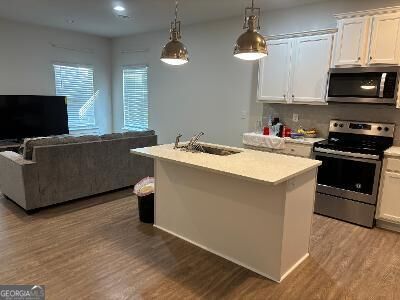 Building Photo - 365 Lorien Way