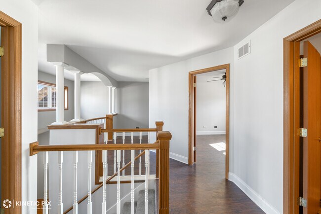 Building Photo - 417 Van Gogh Cir