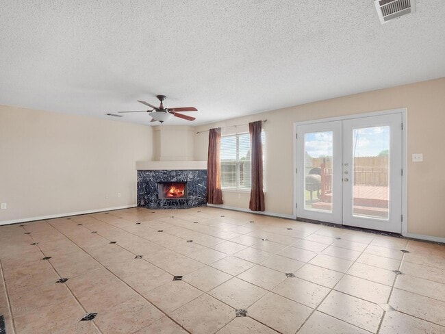 Building Photo - 2727 High Point Dr