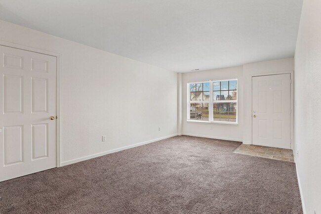 Building Photo - 6010 Castleford Dr