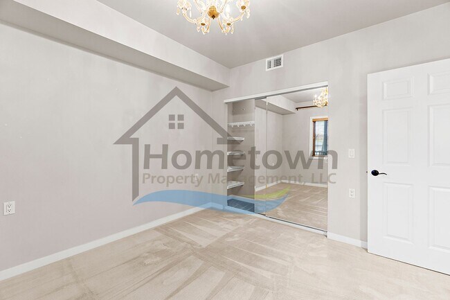 Building Photo - 355 W Waterside Dr