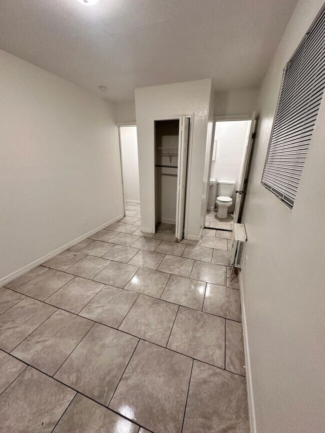 Building Photo - Charming and Cozy 1 bedroom 1 bathroom