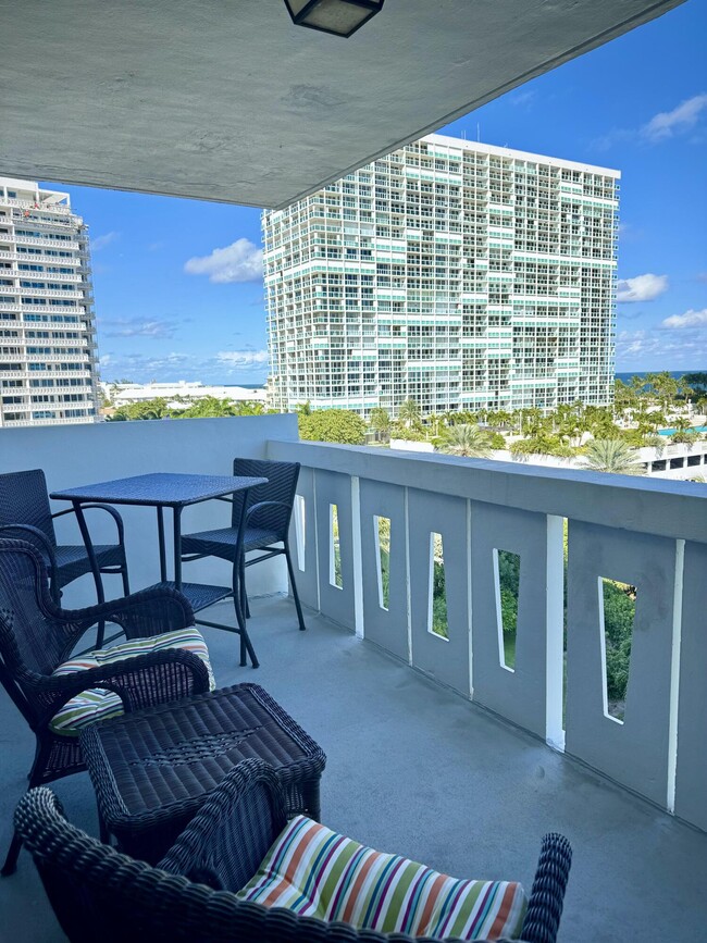 Building Photo - 2100 S Ocean Dr