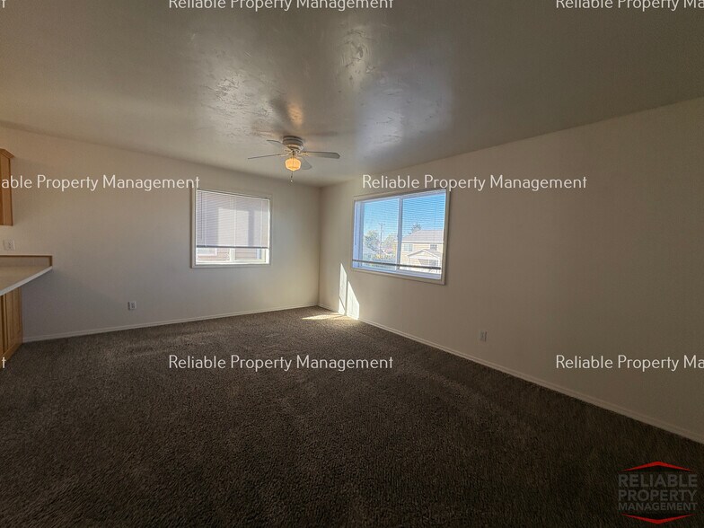 Building Photo - 260 W Anderson St