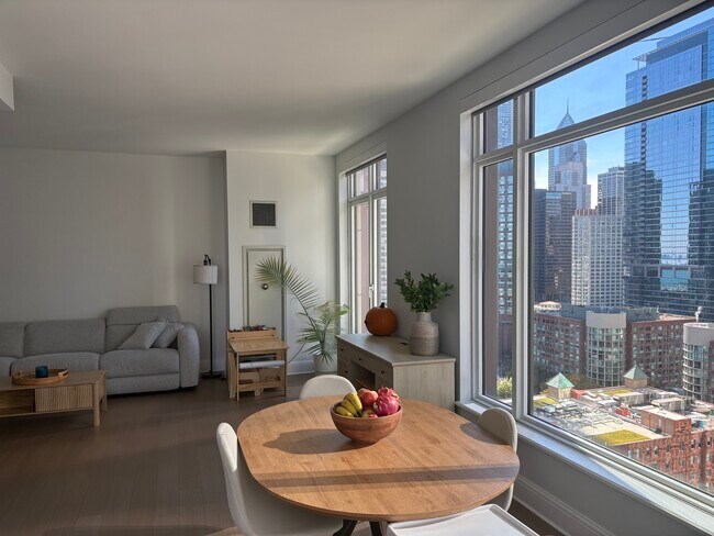 Building Photo - 514 N Peshtigo Ct