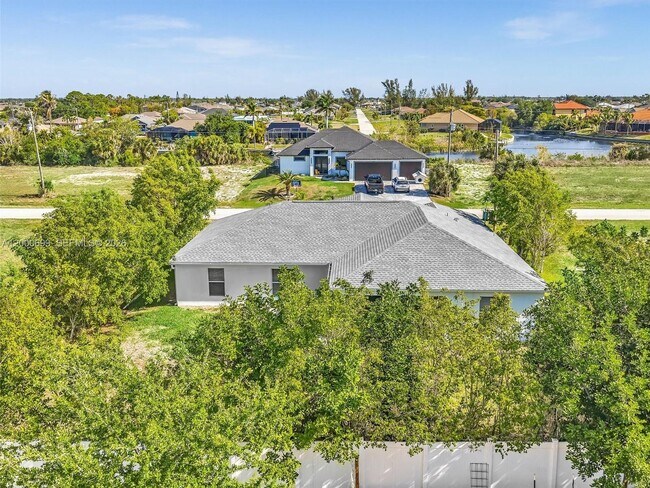 Building Photo - 2022 NW 9th Terrace