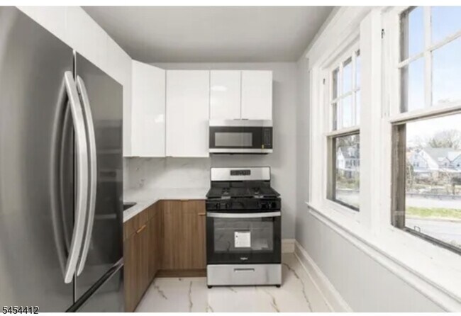Building Photo - 57 Sanhican Dr