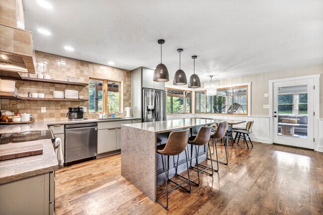 Building Photo - 23120 Bates Rd