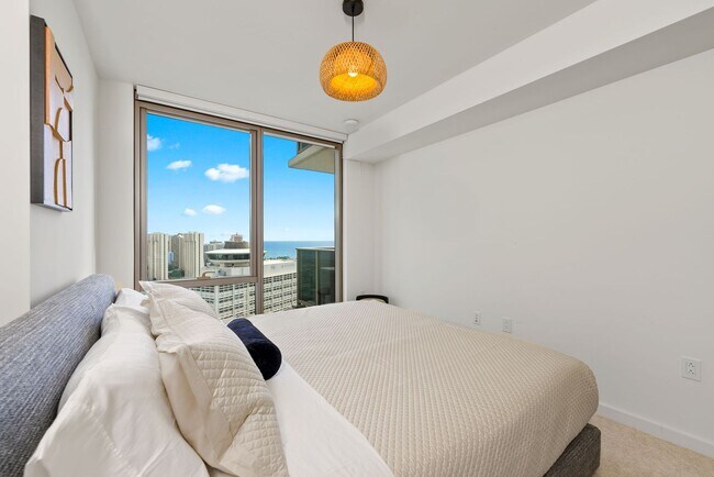 Building Photo - Sky Ala Moana (West) #3305 - Fully Furnished 1 BR/1 BA/1 Parking