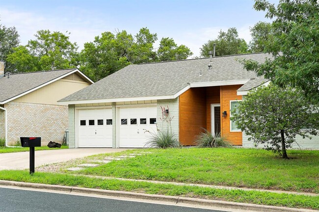 Building Photo - 2513 Broken Oak Dr