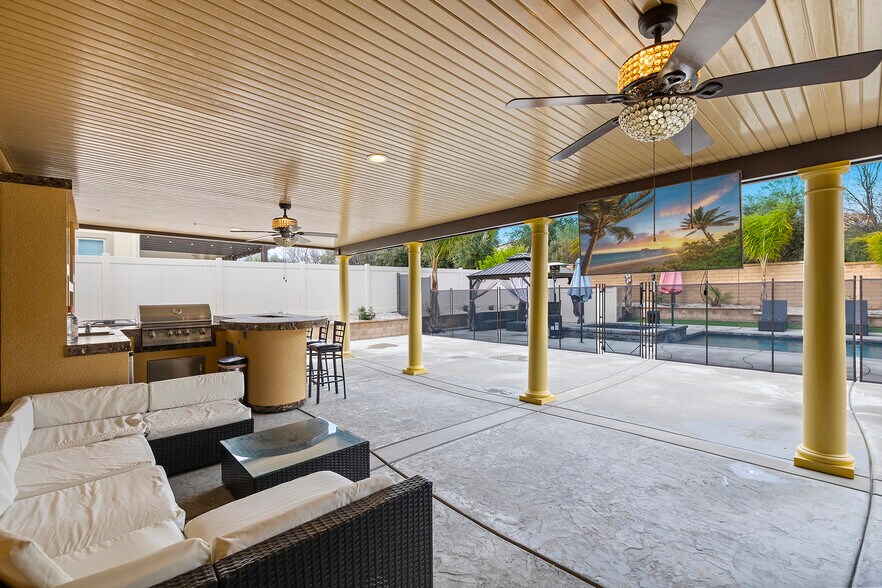 Building Photo - 35676 Small Pine Ct