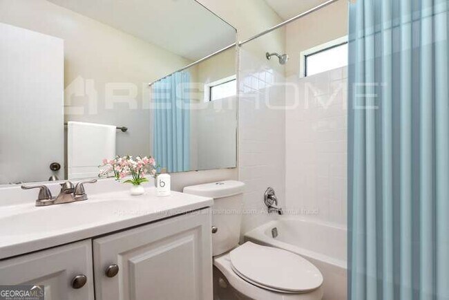 Building Photo - 1719 Vauxhall Dr