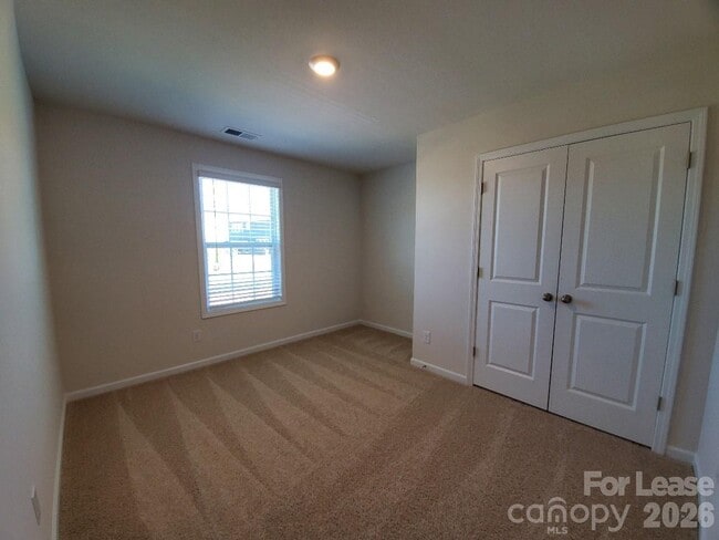 Building Photo - 3013 Lydney Cir