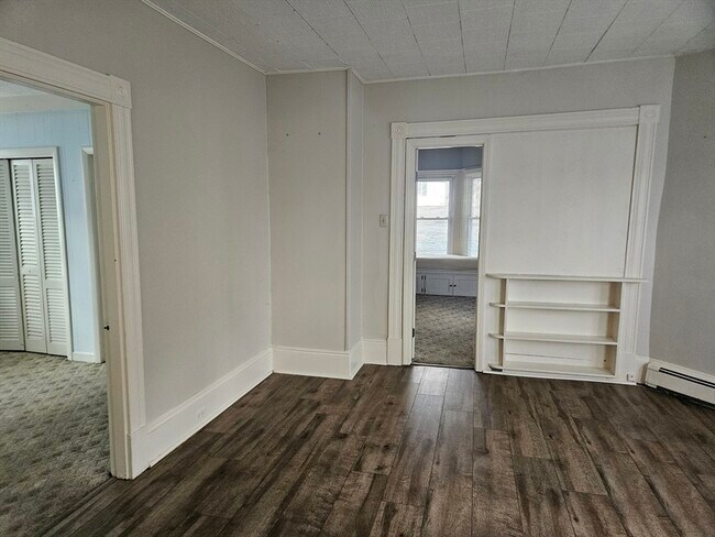 Building Photo - 110 W Main St