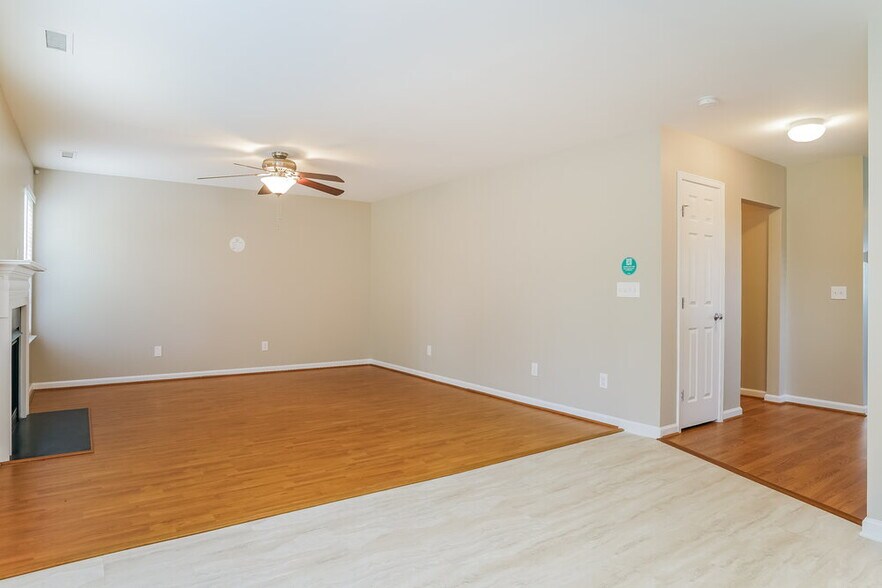 Building Photo - 5825 Bryanstone Pl