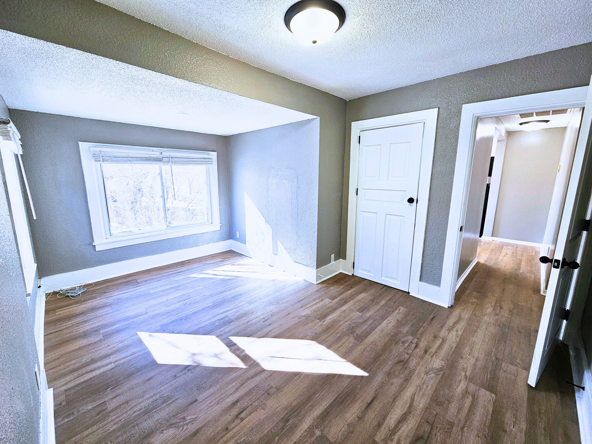Bedroom 1 - 358 Baker St W