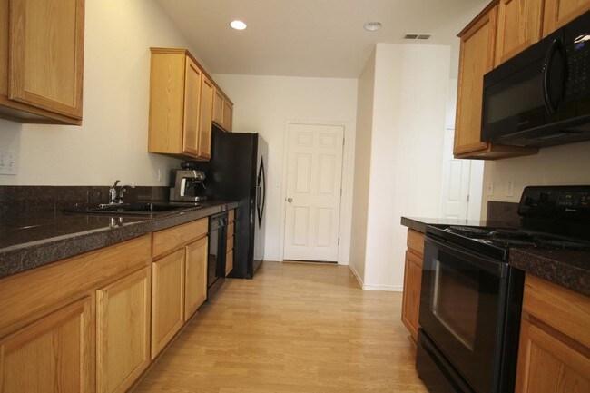 Building Photo - 16075 SW Whistling Swan Ln