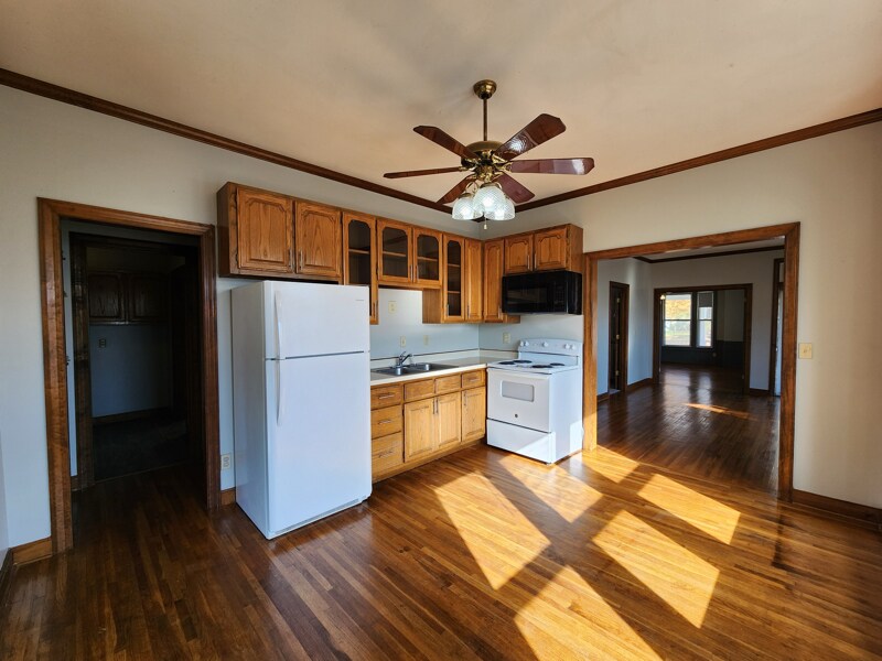 Building Photo - 1008 Vine St