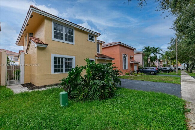 Building Photo - 2592 W Saratoga Dr