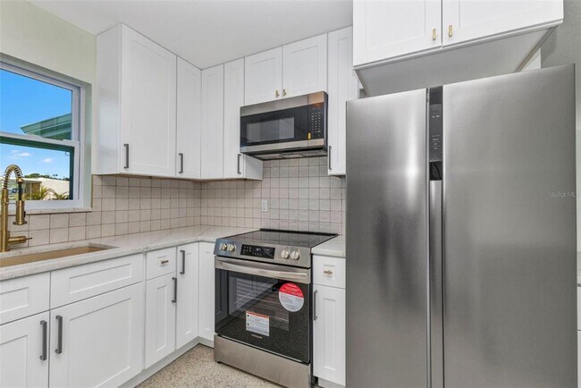 Building Photo - 1611 Sheehan Blvd