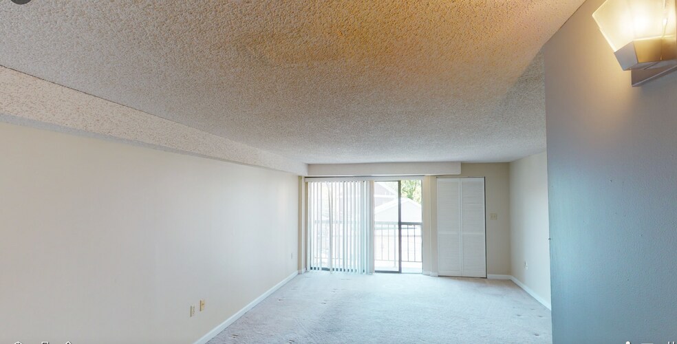 Building Photo - 8 Chapman Pl