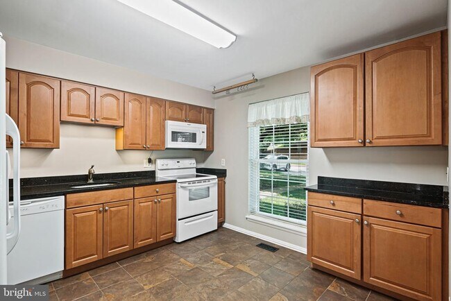 Building Photo - 7 Castlehill Ct