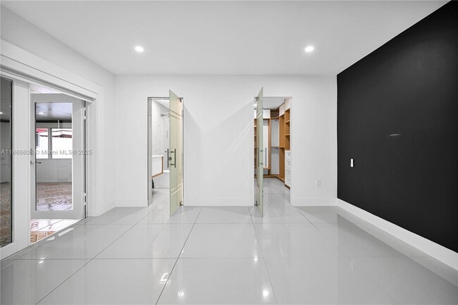 Building Photo - 13284 SW 39th St