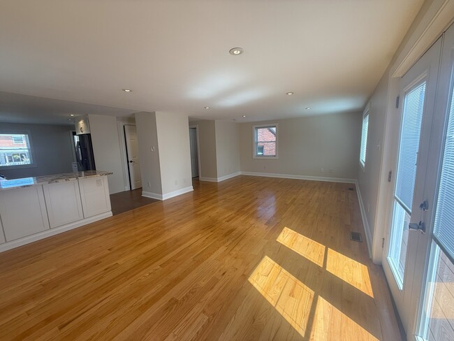 Building Photo - 1430 Simona Dr