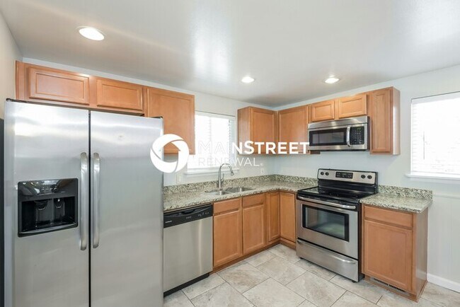 Building Photo - 4 Bedroom Pet-Friendly Home in DENVER, CO ...