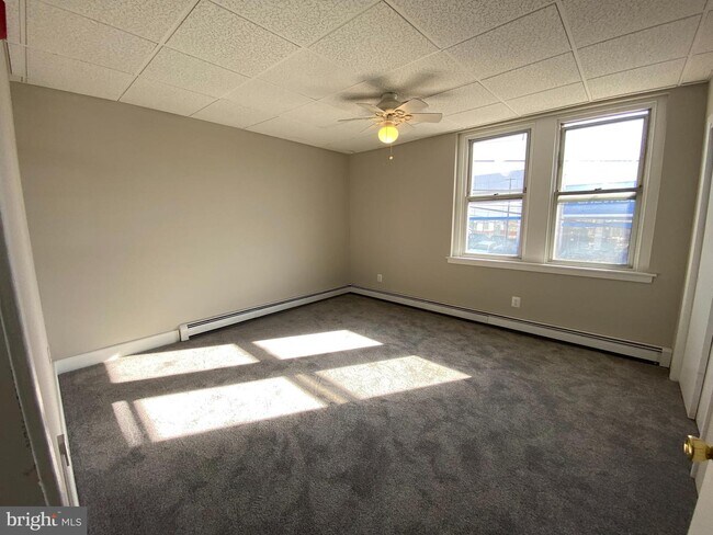 Building Photo - 1219 E Ridge Pike