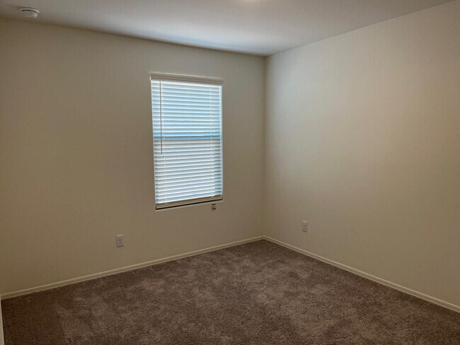 Building Photo - 1465 E Chandler Ct
