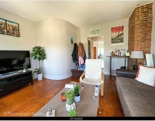 Building Photo - 372 Medford St