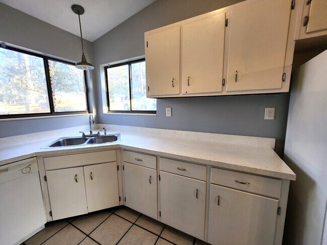 Building Photo - 1784 Dax Ct