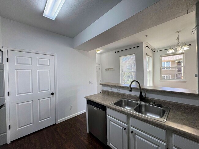 Building Photo - Modern Condo in Parker with Luxury Amenities and Cherry Creek Trail Access