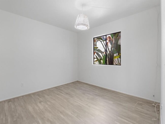 Building Photo - 6923 Whitecap Dr