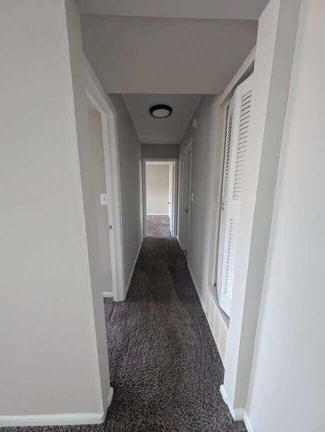 Interior Photo - Embassy Aparments