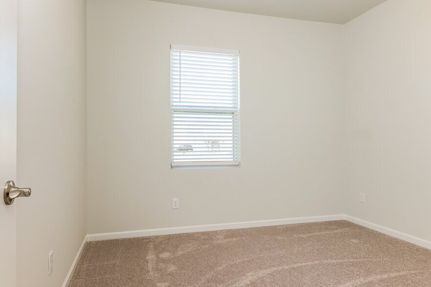 Building Photo - 621 Samuel Lee Ln