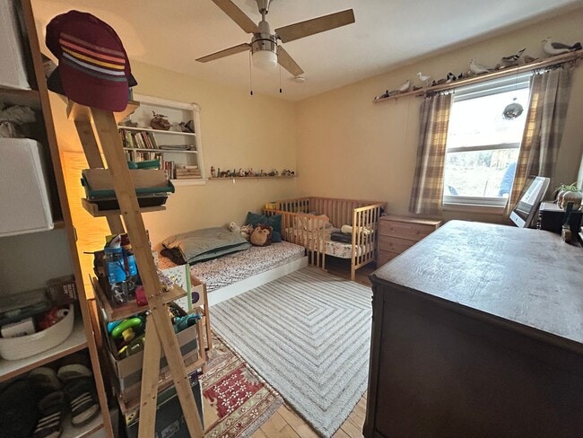 Building Photo - $0 DEPOSIT OPTION. Quaint 2 Bed, 1 Bath Ra...
