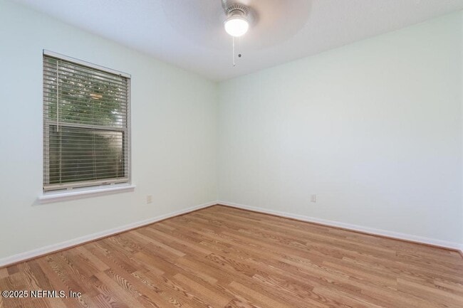Building Photo - 2058 Forest Gate Dr E