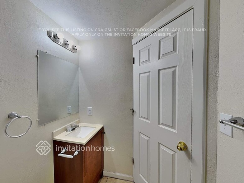 Building Photo - 5342 Xanadu St